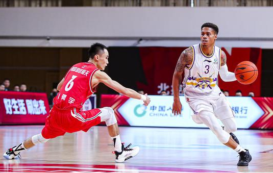 CBA-北控105-92轻取青岛约瑟夫-杨28分亚当斯13中2（今日总汇）