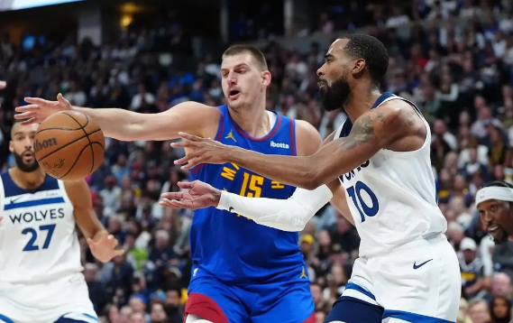 NBA季后赛-爱德华兹巨星表现43分戈贝尔制霸防守森林狼客场拿下掘金（今日整编）